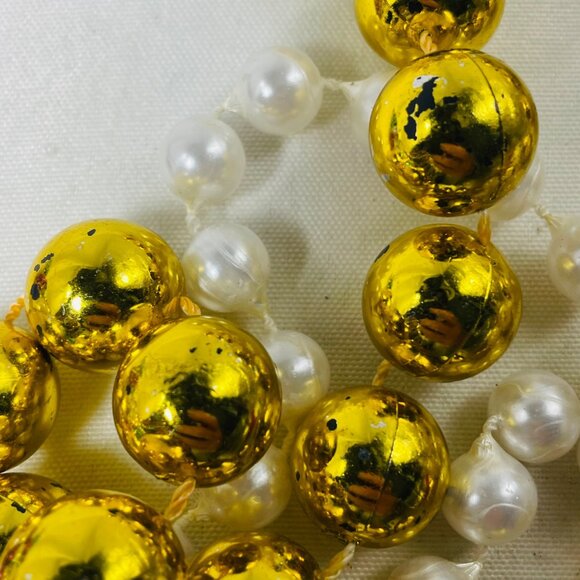 Mardi Gras Beads Party Random Lot 35 Mixed Colors & Styles Bud Light Medical NY - Picture 9 of 10